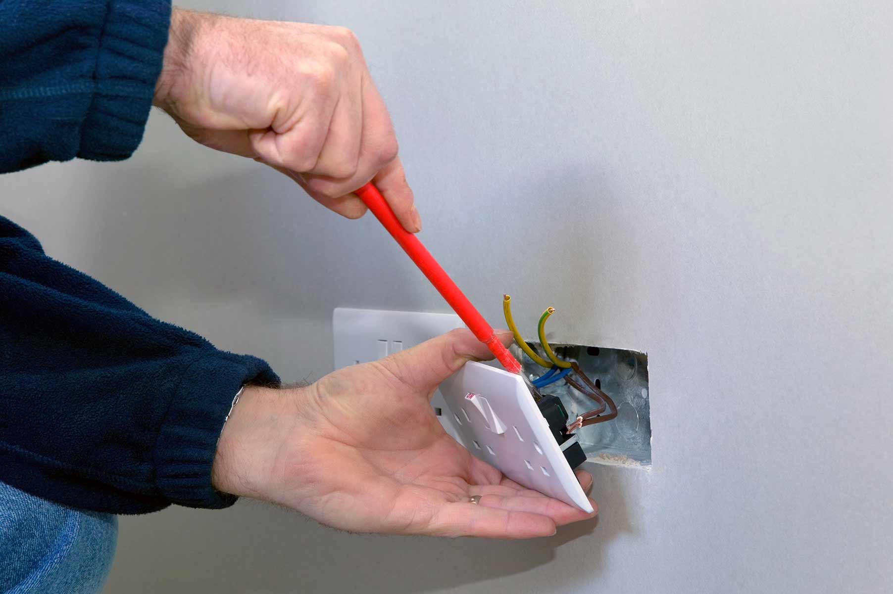 Our electricians can install plug sockets for domestic and commercial proeprties in Lancing and the local area. 